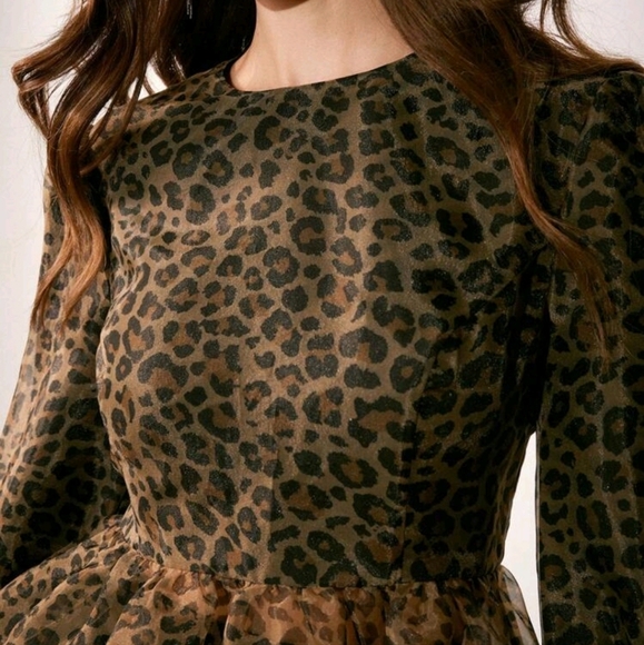 Women's Round Neck Cinched Waist Sexy Leopard Print Chiffon Blouse - Picture 4 of 4